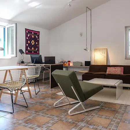 Gorgeous In Holiday home Silba